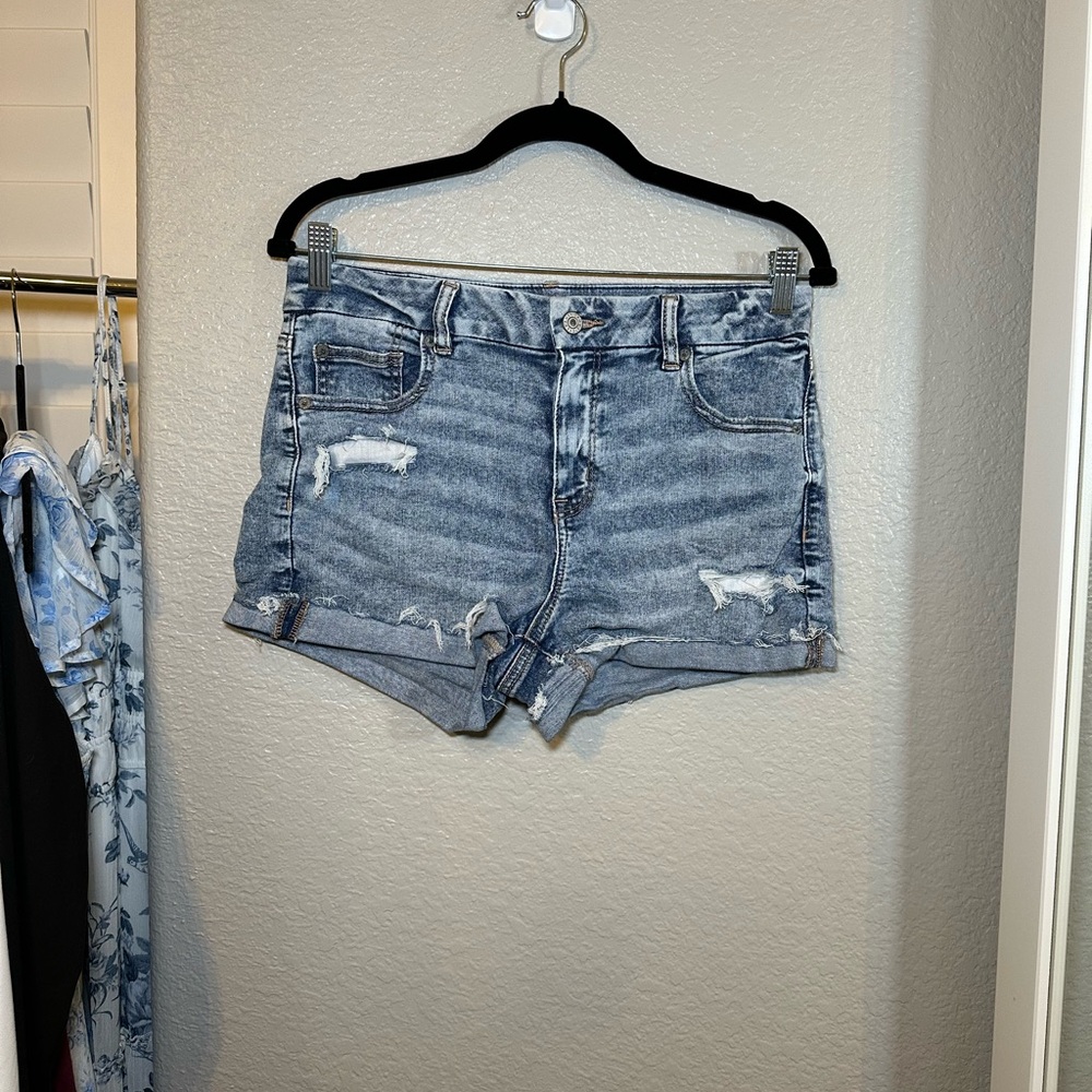 AEO Curvy High-Rise Shortie